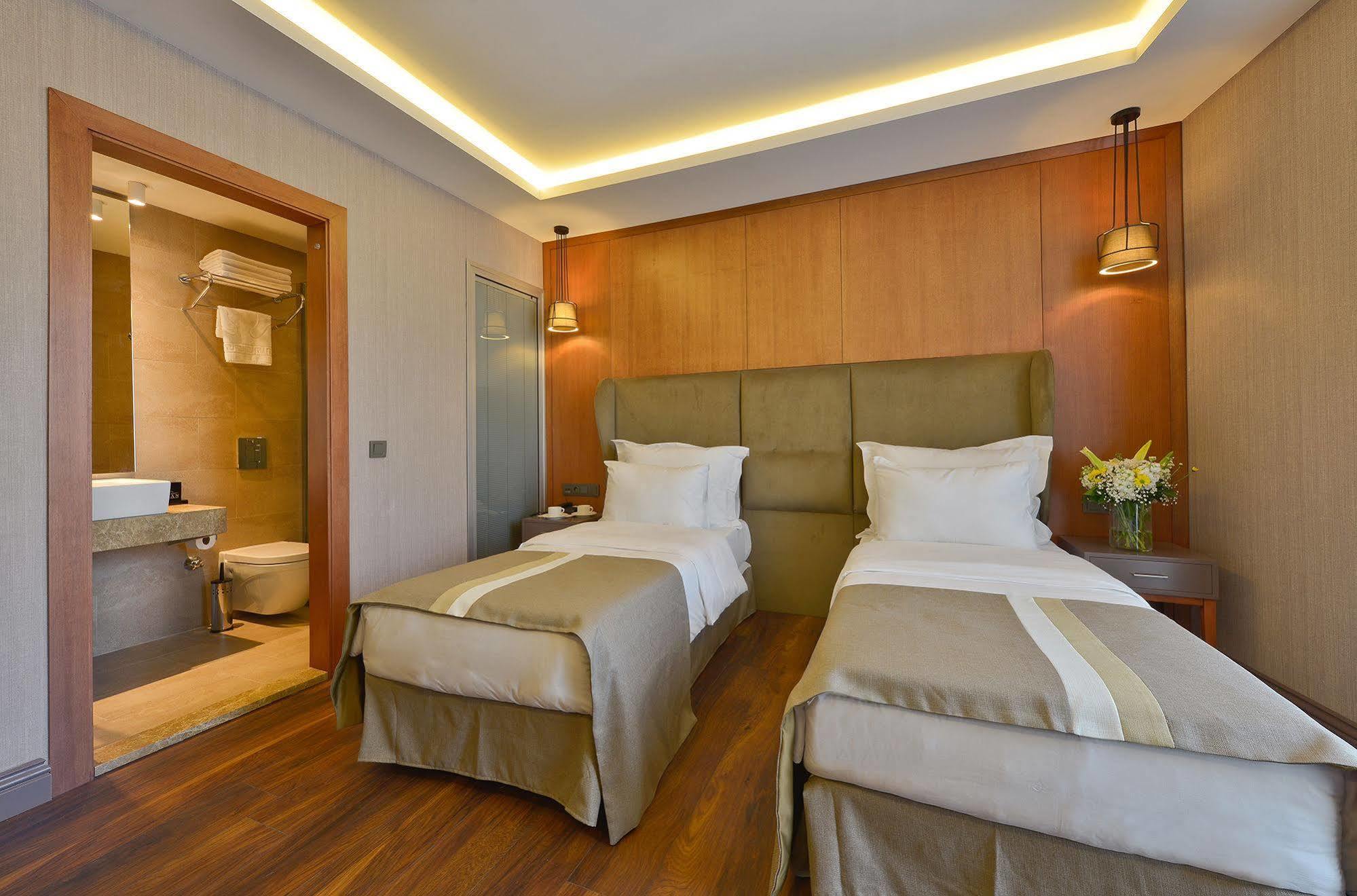 Blueway Hotel City Стамбул Экстерьер фото